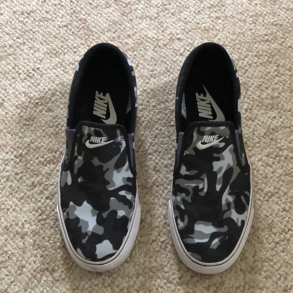 Nike camo slip on sneakers